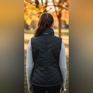 Columbia Women's Waterproof  Black Full- zip Vest Jacket